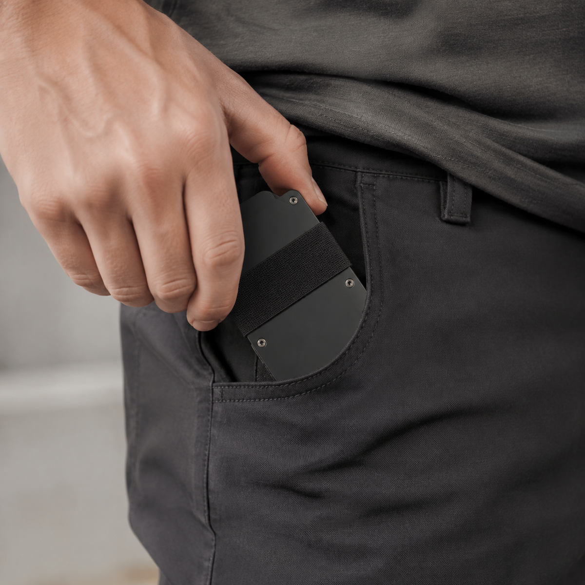 Novique Apex - Carbon Fiber Slim Wallet
